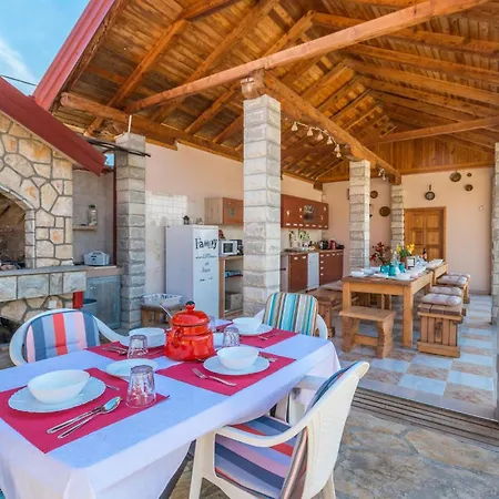 Awesome Home In Donja Jagodnja