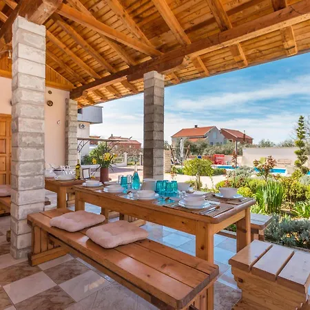 Awesome Home In Donja Jagodnja Σπίτι διακοπών