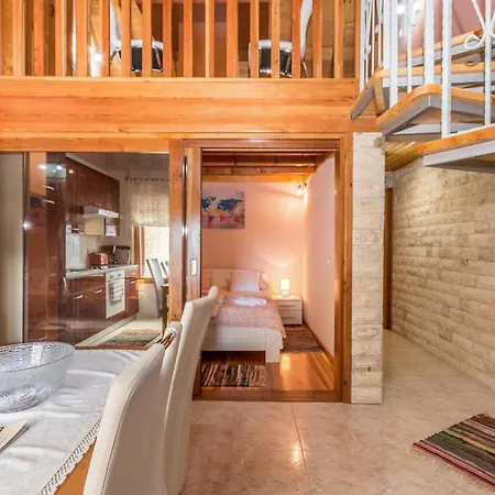 8 Bedroom In * Donja Jagodnja