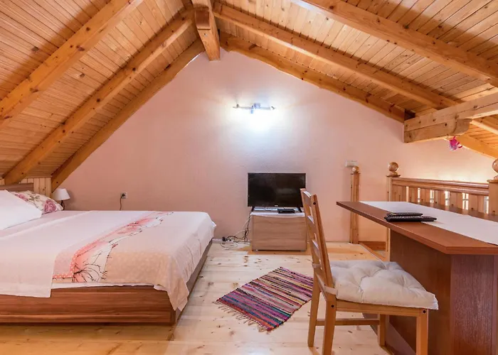 8 Bedroom In Vakantiehuis Donja Jagodnja